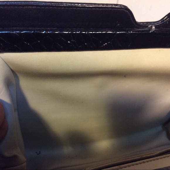 Creations By International Vintage Handbag - Picture 9 of 15